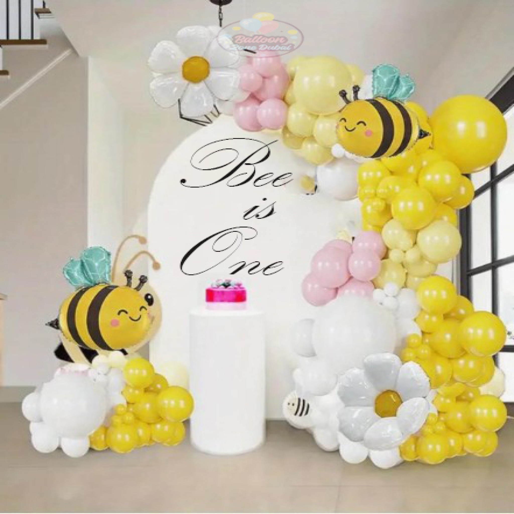  Sweet Buzz: Bee-Inspired Balloon Delight Package
