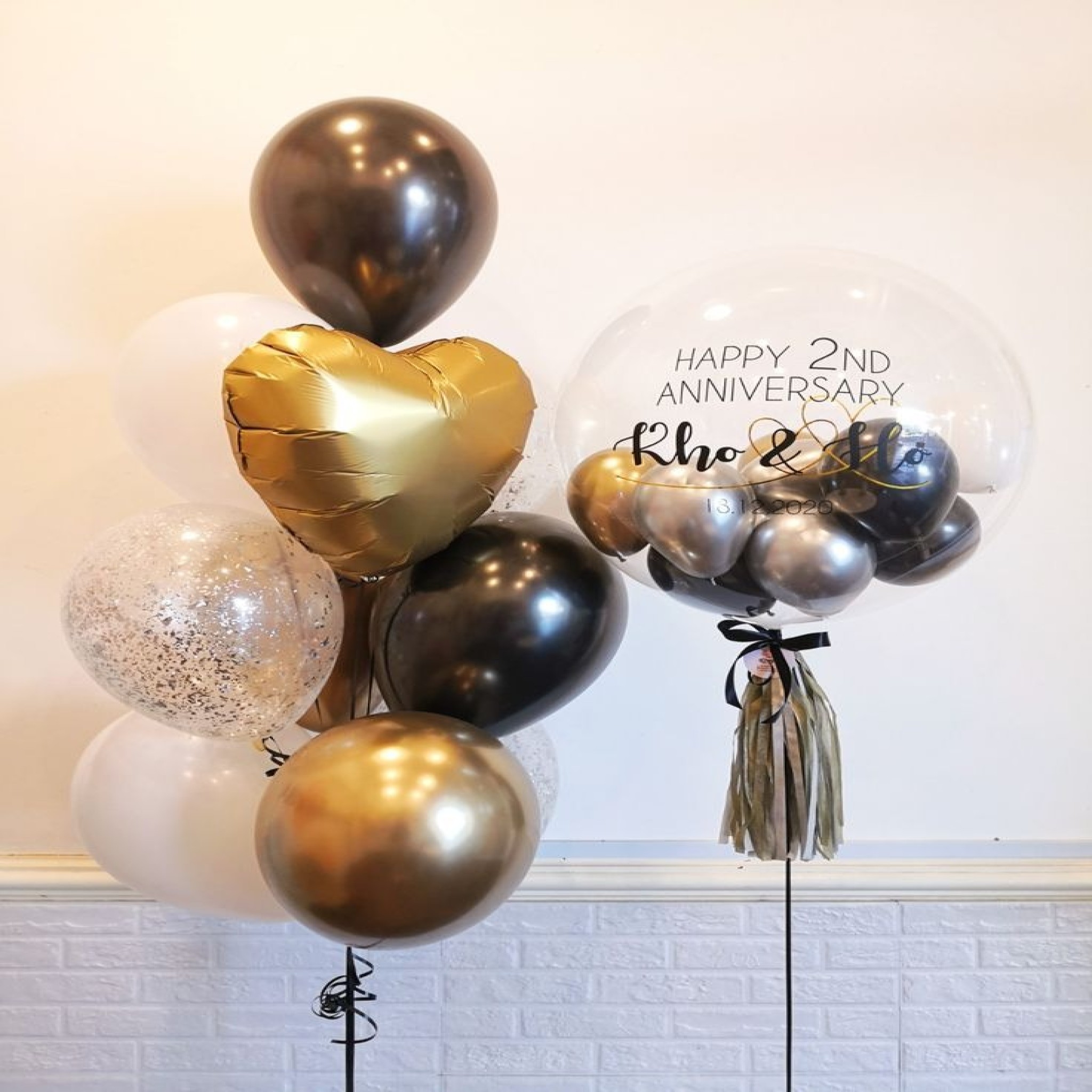 Elegant Metallic Gold & Black Personalized Anniversary Balloon Bouquet Set