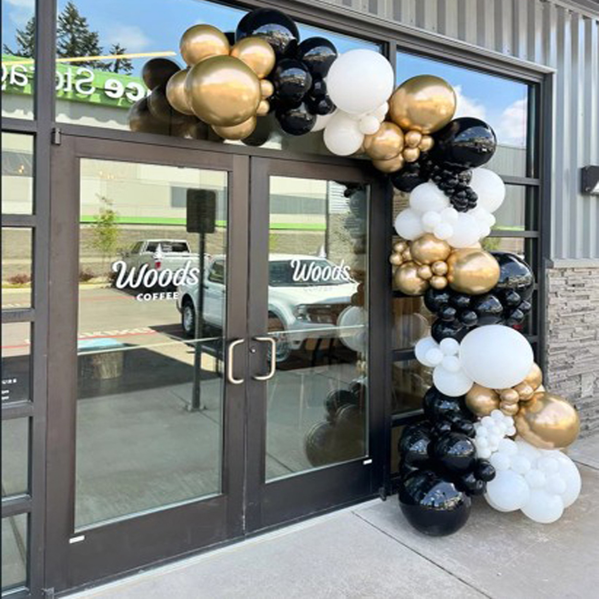 Grand Entrance Balloon Package 