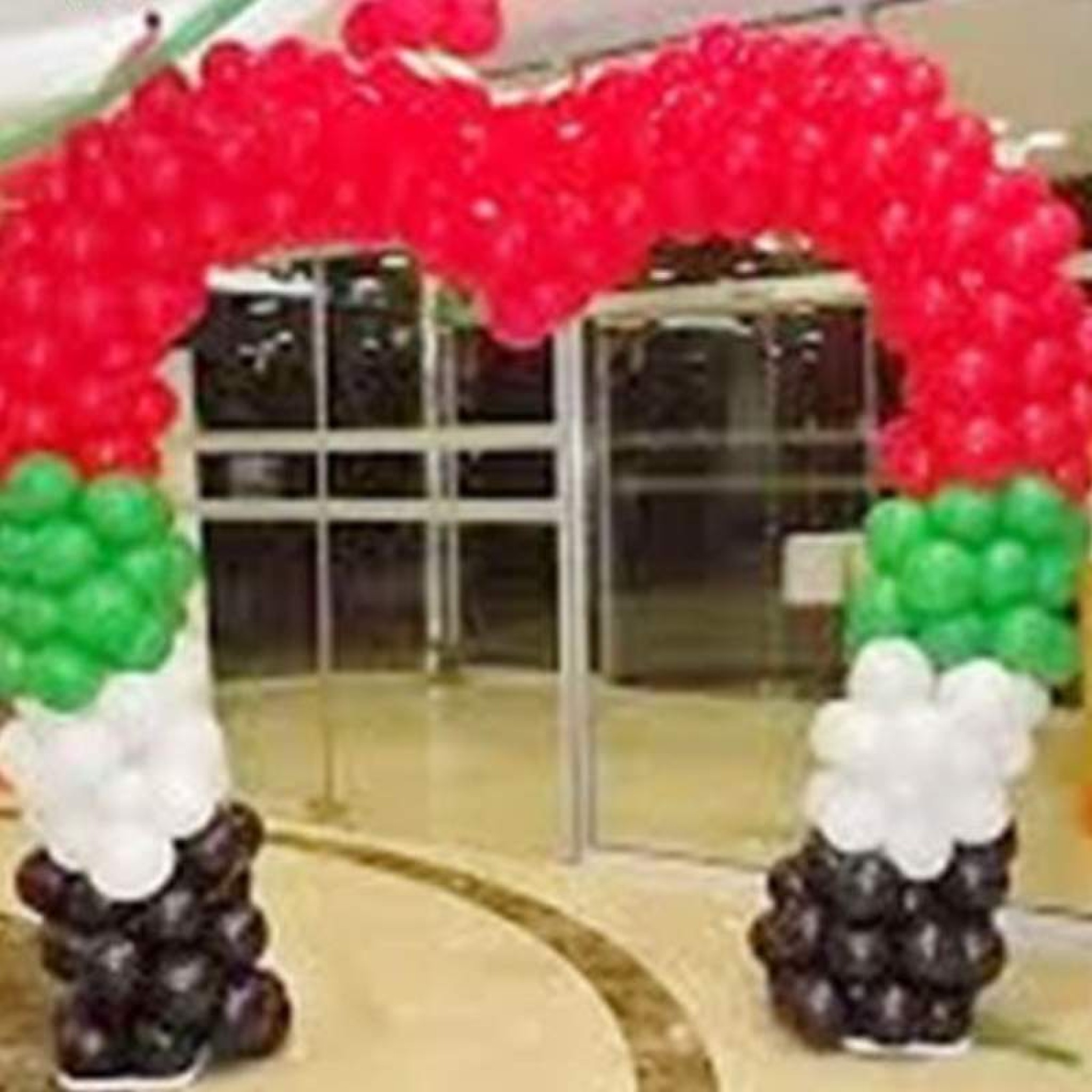 UAE Flag Heart-Shaped Balloon Arch